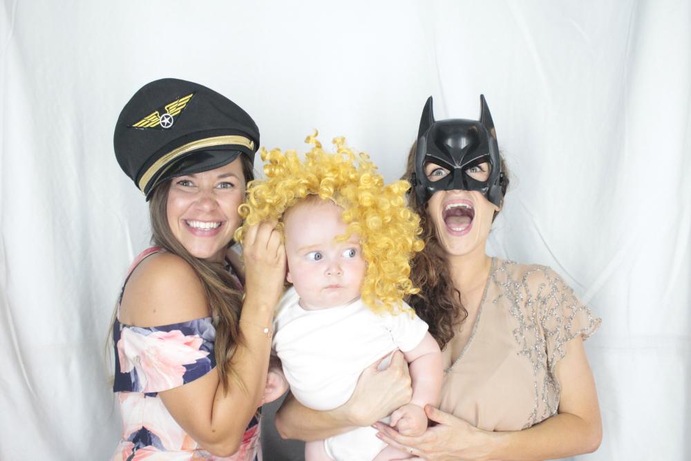 Mr & Mrs Guillen | View more photos from the event at gallery.myphotoboothexperience.co.uk/u/MyPhotoBoothExperienceLtd/Mr-Mrs-Guillen